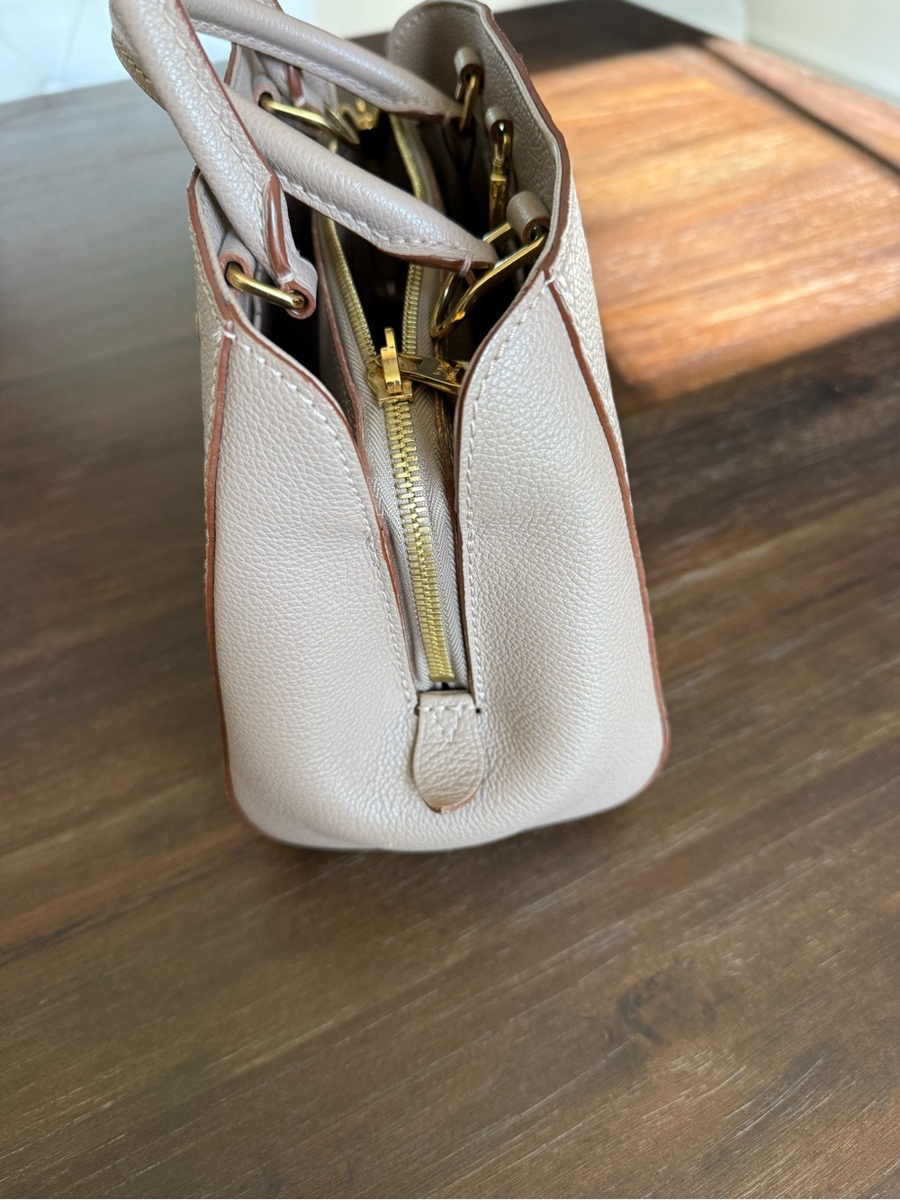 NWT!! Louis Vuitton Monogram Empreinte Handle Satchel/Crossbody. Neutral/taupe - Picture 5 of 15